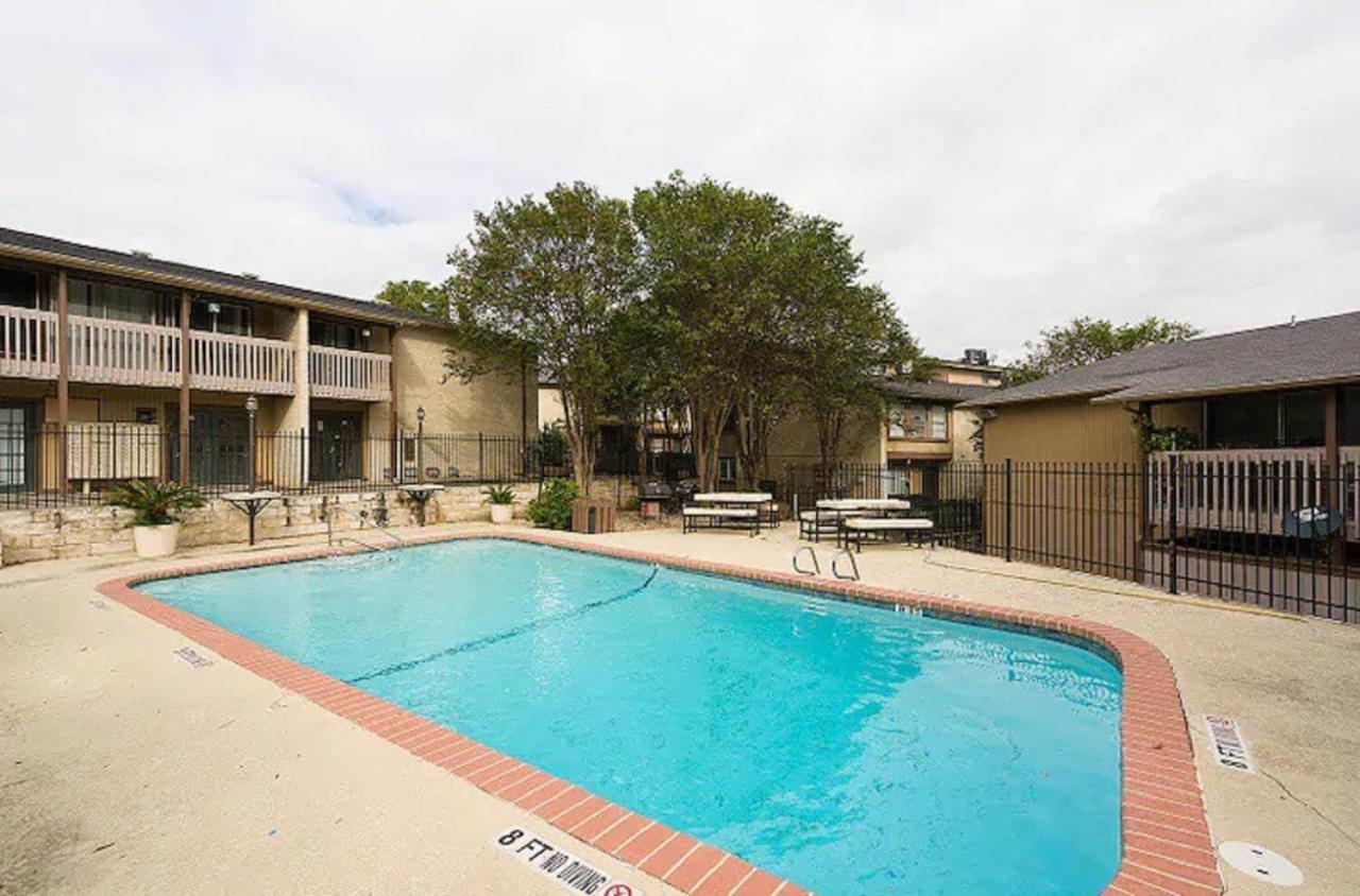 Condo Near Downtown Austin - 2Br Екстериор снимка